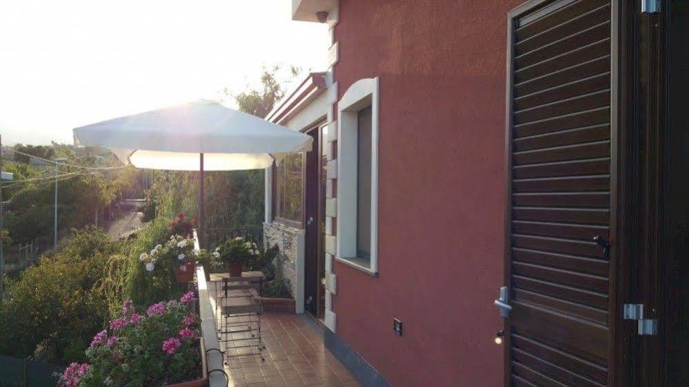 Anthea Dell' Etna Bed and Breakfast Santa Venerina Buitenkant foto