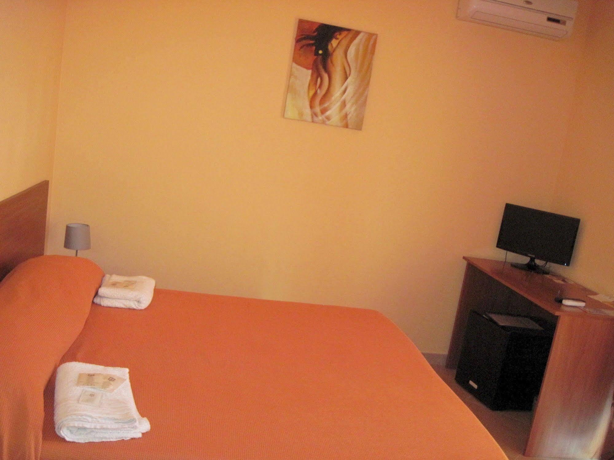 Anthea Dell' Etna Bed and Breakfast Santa Venerina Buitenkant foto