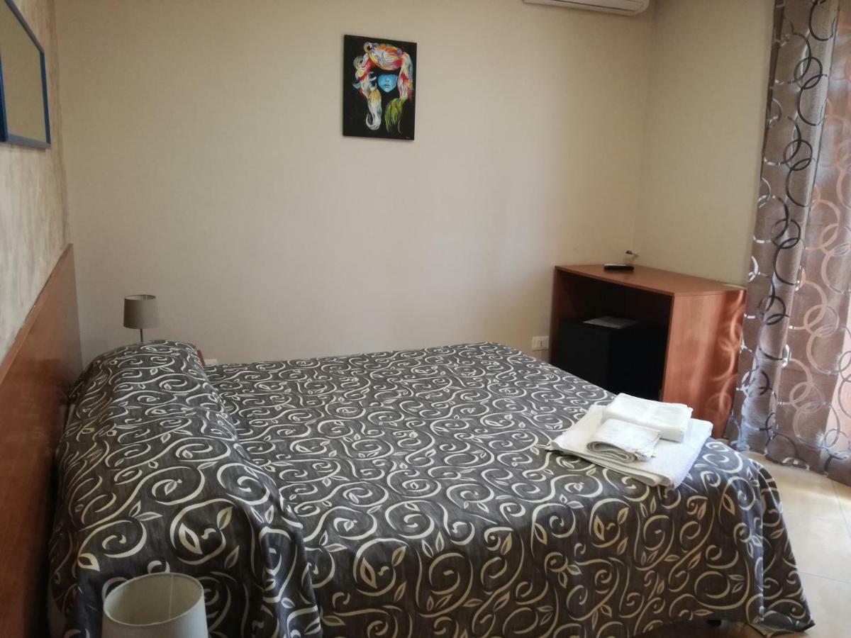 Anthea Dell' Etna Bed and Breakfast Santa Venerina Buitenkant foto